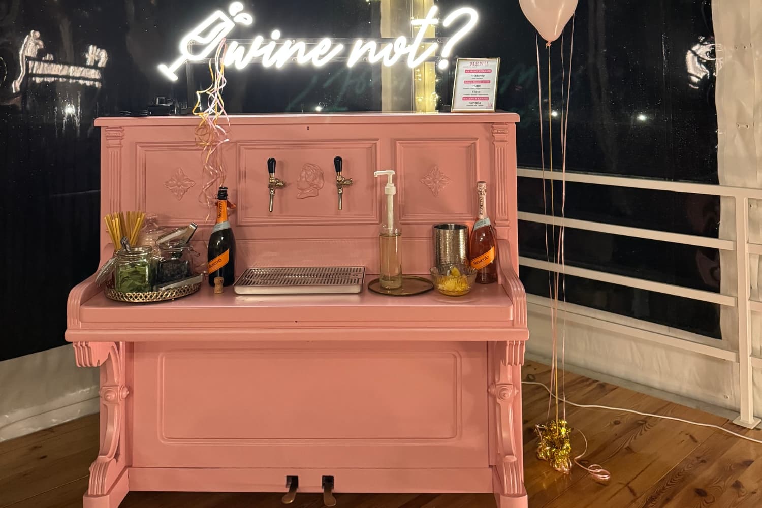 Zdjęcie z galerii Wine Not? – mobilnego baru Frizzante